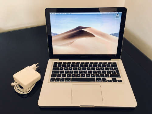Apple MacBook Pro 13 inch in EXCELLENT condition