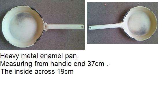 ENAMEL CREAM PAN (R1.00 STARTING BID SPECIAL)