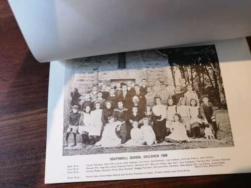 SOUTHWELL SETTLERS - Doris Stirk