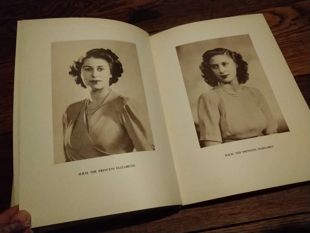 THEIR MAJESTIES THE KING AND QUEEN IN THE UNION OF SOUTH AFRICA FEBRUARY - APRIL 1947