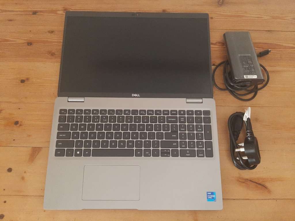 DELL LATITUDE 5521 ** i7 11850H ** 32GB RAM  ** 512GB SSD NVMe ** 15.6` FULL HD ** WARRANTY  2024**