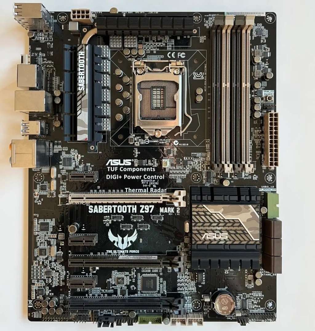 ASUS SABERTOOTH Z97 MARK 2 ** GAMING MOTHERBOARD ** GOOD CONDITION ** WARRANTY **