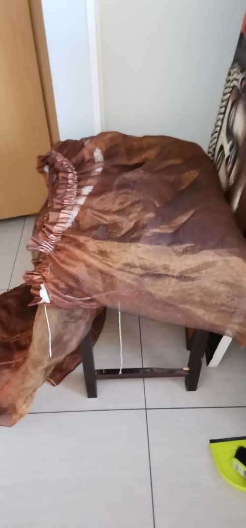 Brown and shimmer gold netting 5m.