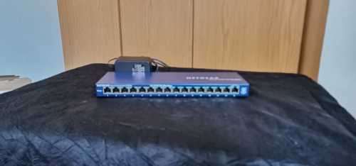 Netgear 12 port 10/100mbps network switch