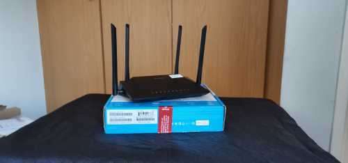 D Link AC1200 WiFi gigabit router