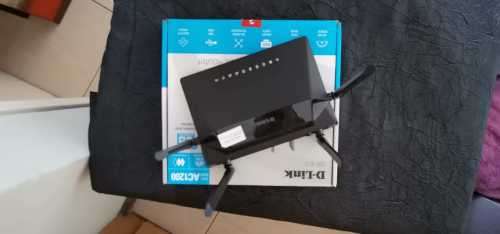 D Link AC1200 WiFi gigabit router