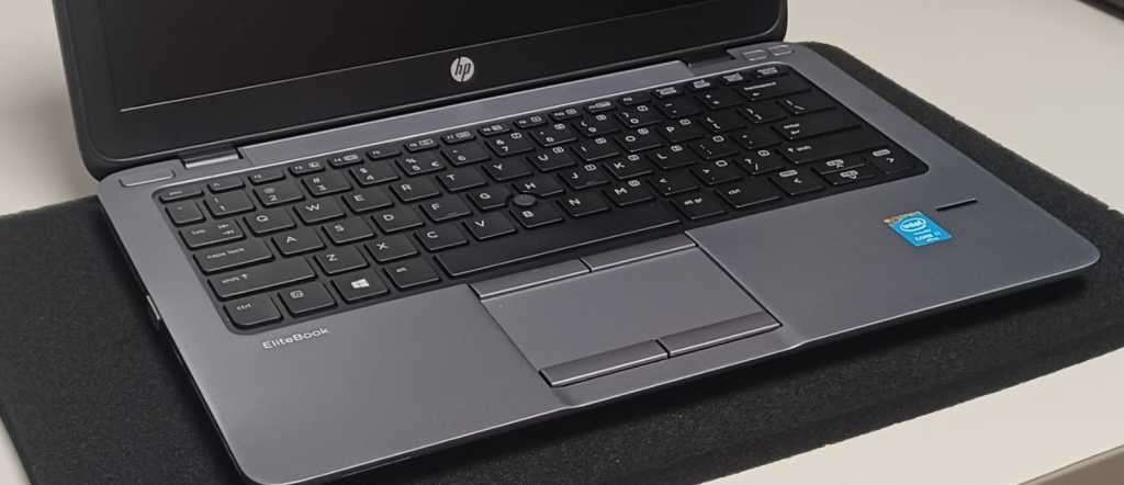 For Sale - HP EliteBook 820 G1 | i7 | 12GB RAM| 120GB Hard Drive | Win 10 Pro