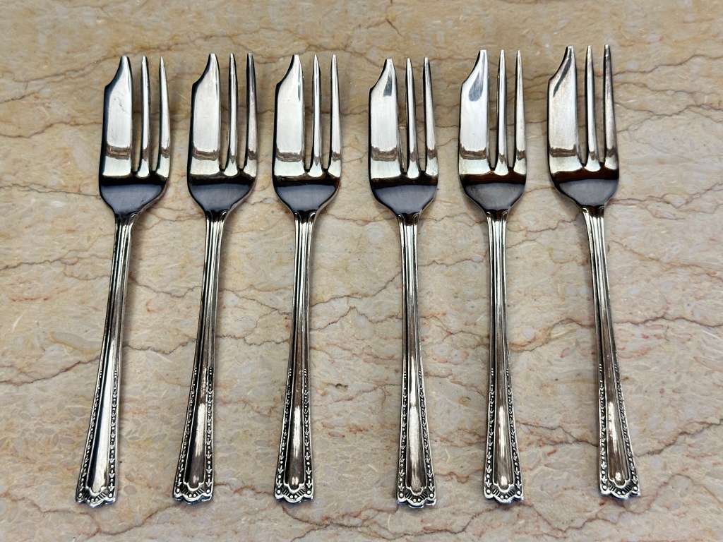 Vintage Cake Forks (EPNS Silver Plated) set of 6 - Made in England