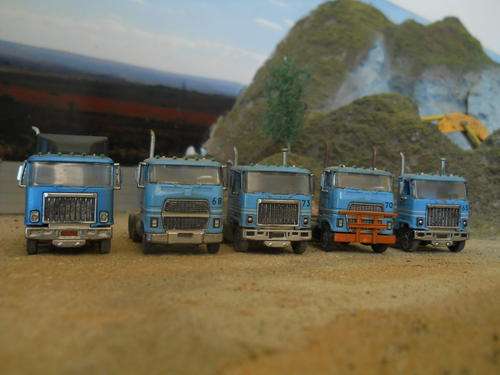 HO SCALE MODEL TRUCKS