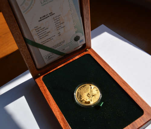 2008 Natura Launch Set Giants of Africa -The Elephant  1oz Gold coin