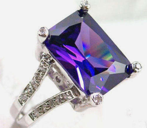 Stunning 14kt white gold and 5.5ct lab purple amethyst