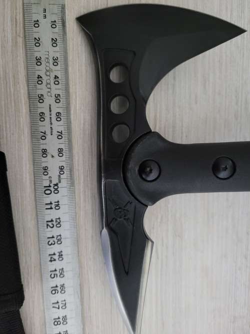 SOG Axe