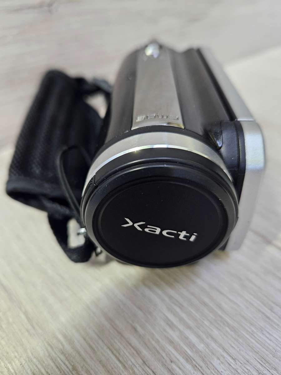 Sanyo Xacti Dual Camera