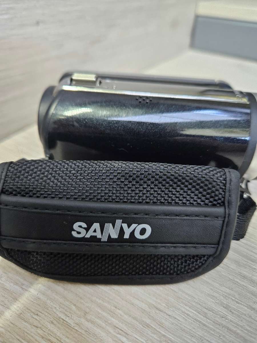 Sanyo Xacti Dual Camera