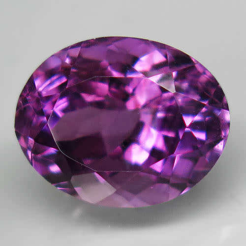BEAUTIFUL OVAL CUT AMETHYST  (4.74 Ct)