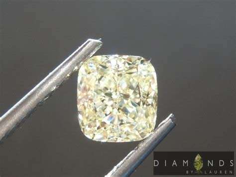 Diamond cushion cut - Natural light yellow , 0.23 Ct , VVS2,  3.19 x 3.00mm
