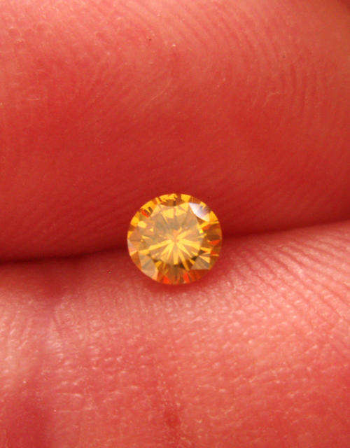 JUST JEWELS -  YELLOW DIAMOND BRILLIANT CUT (0.23 Cts)