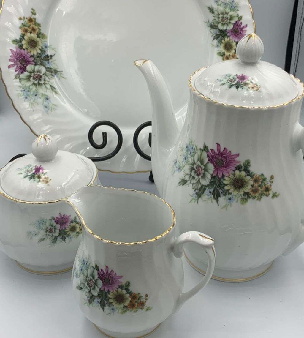 Rare Find Zhongguo Jie Pai Oriental Porcelain Tea Set - 24 Pieces, Oriental Blossoms Pattern