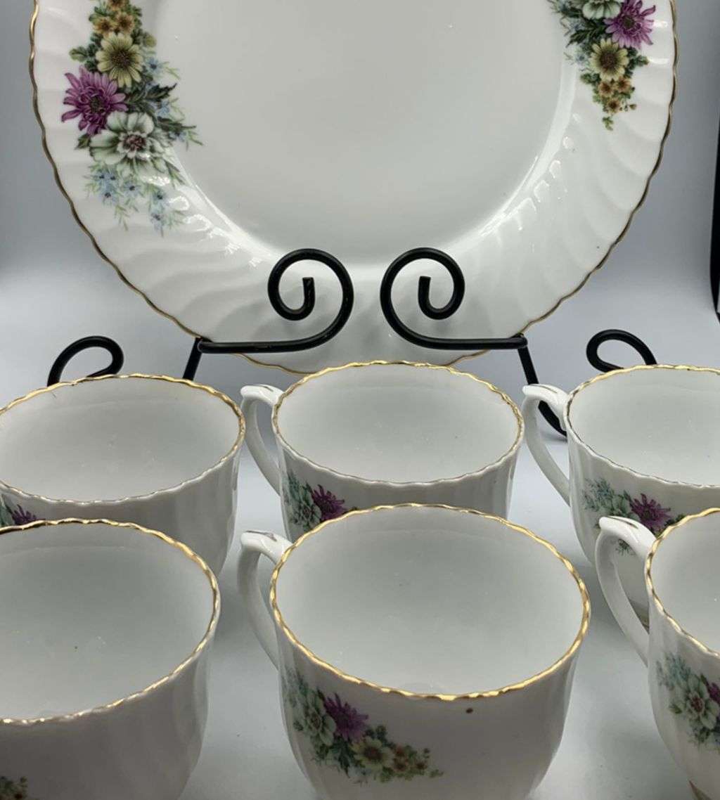 Rare Find Zhongguo Jie Pai Oriental Porcelain Tea Set - 24 Pieces, Oriental Blossoms Pattern