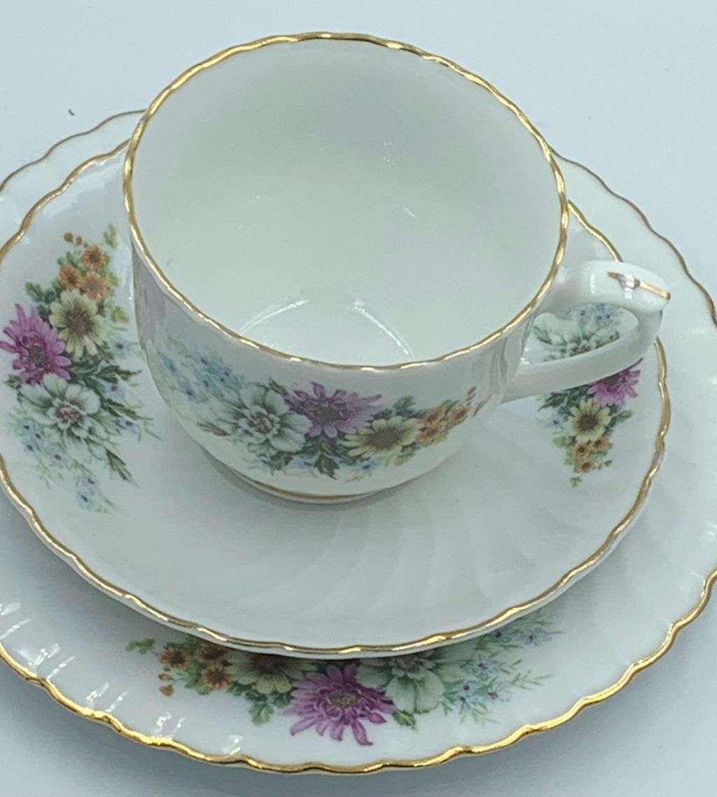 Rare Find Zhongguo Jie Pai Oriental Porcelain Tea Set - 24 Pieces, Oriental Blossoms Pattern