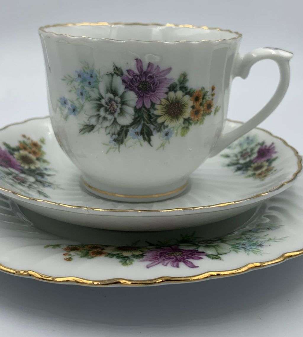 Rare Find Zhongguo Jie Pai Oriental Porcelain Tea Set - 24 Pieces, Oriental Blossoms Pattern