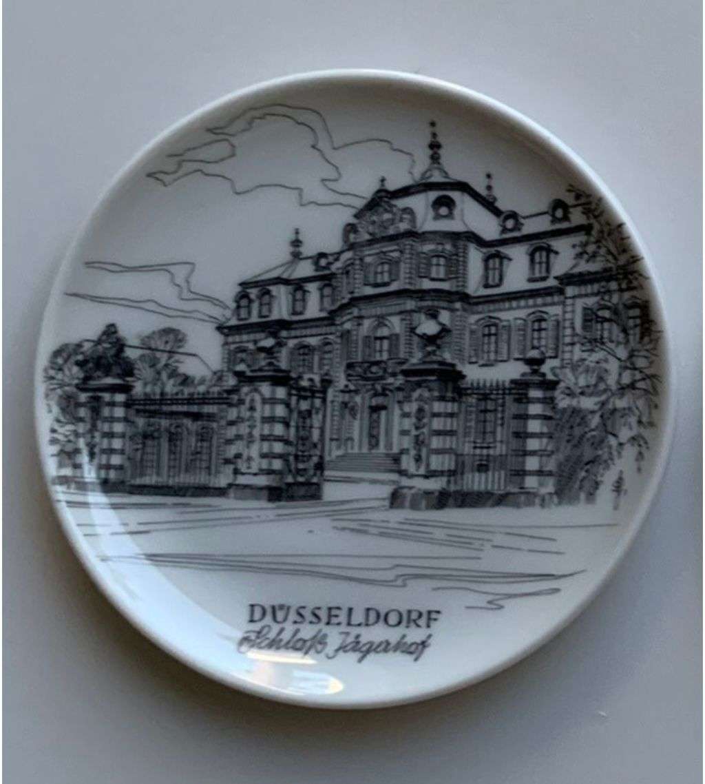 3 Düsseldorf Schloss Jagerhof Porcelain Mini Decoration Plates - GEGR 1849 UHLENHORST
