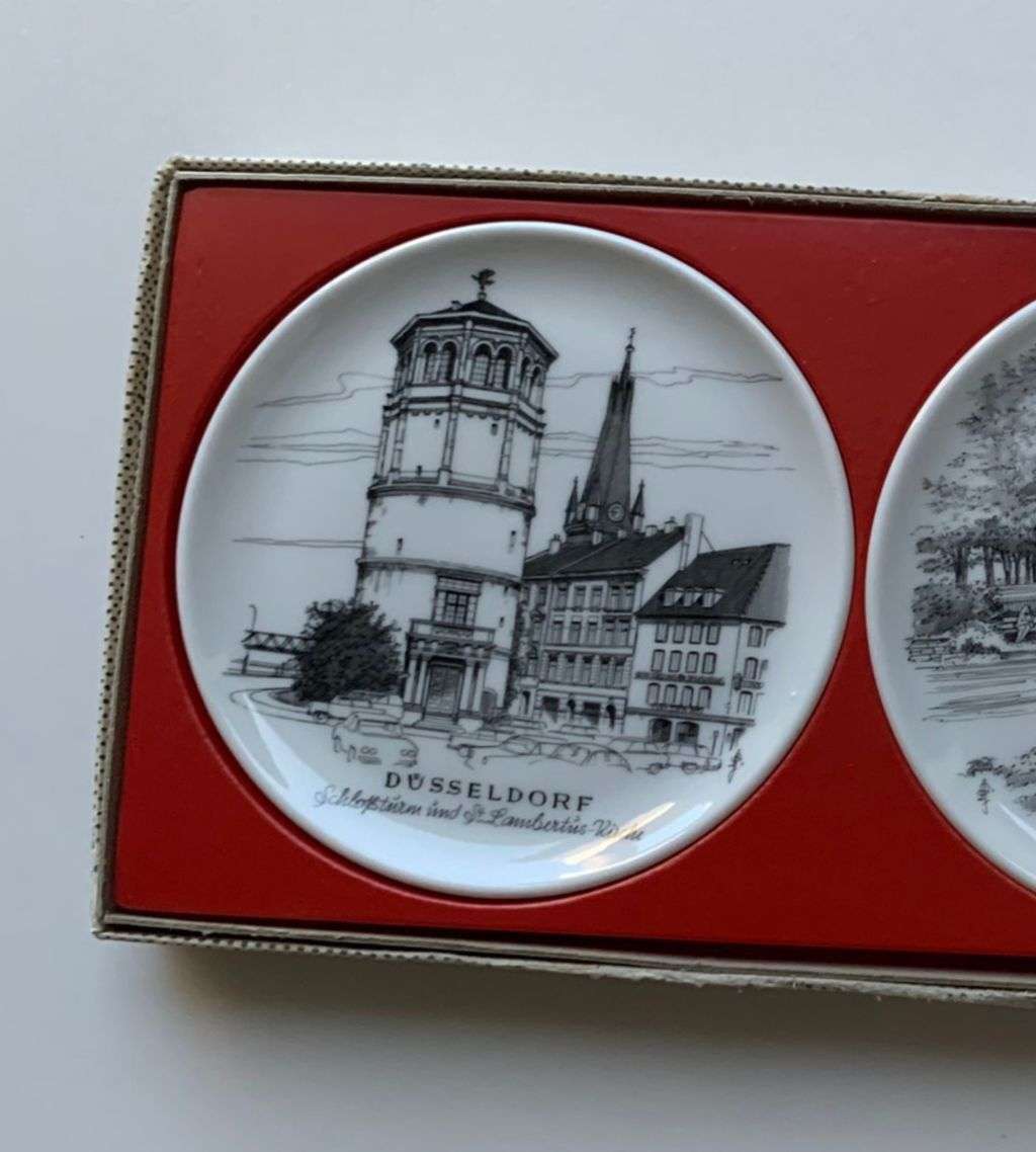3 Düsseldorf Schloss Jagerhof Porcelain Mini Decoration Plates - GEGR 1849 UHLENHORST