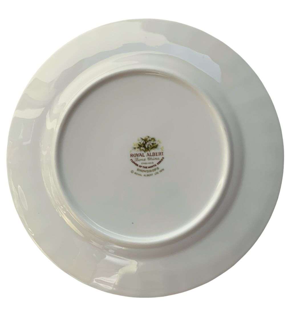 3 Piece Flower of the month series produced by Royal Albert, featuring The Flower of January