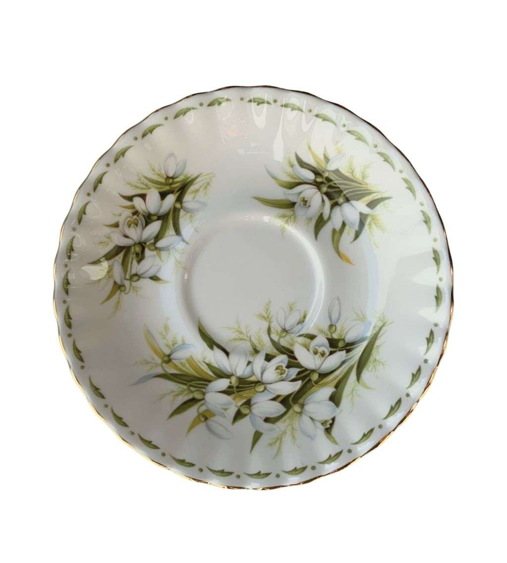 3 Piece Flower of the month series produced by Royal Albert, featuring The Flower of January