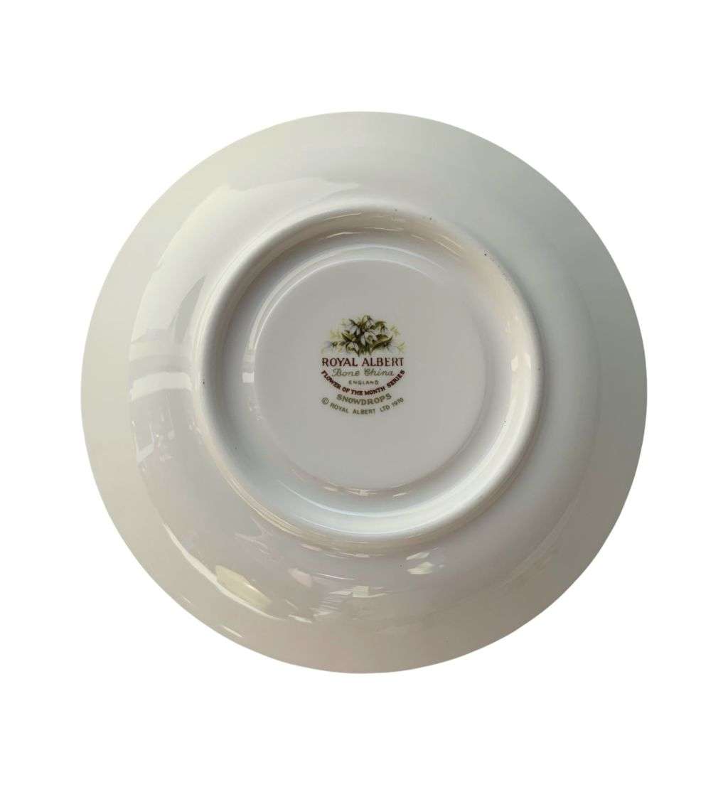 3 Piece Flower of the month series produced by Royal Albert, featuring The Flower of January