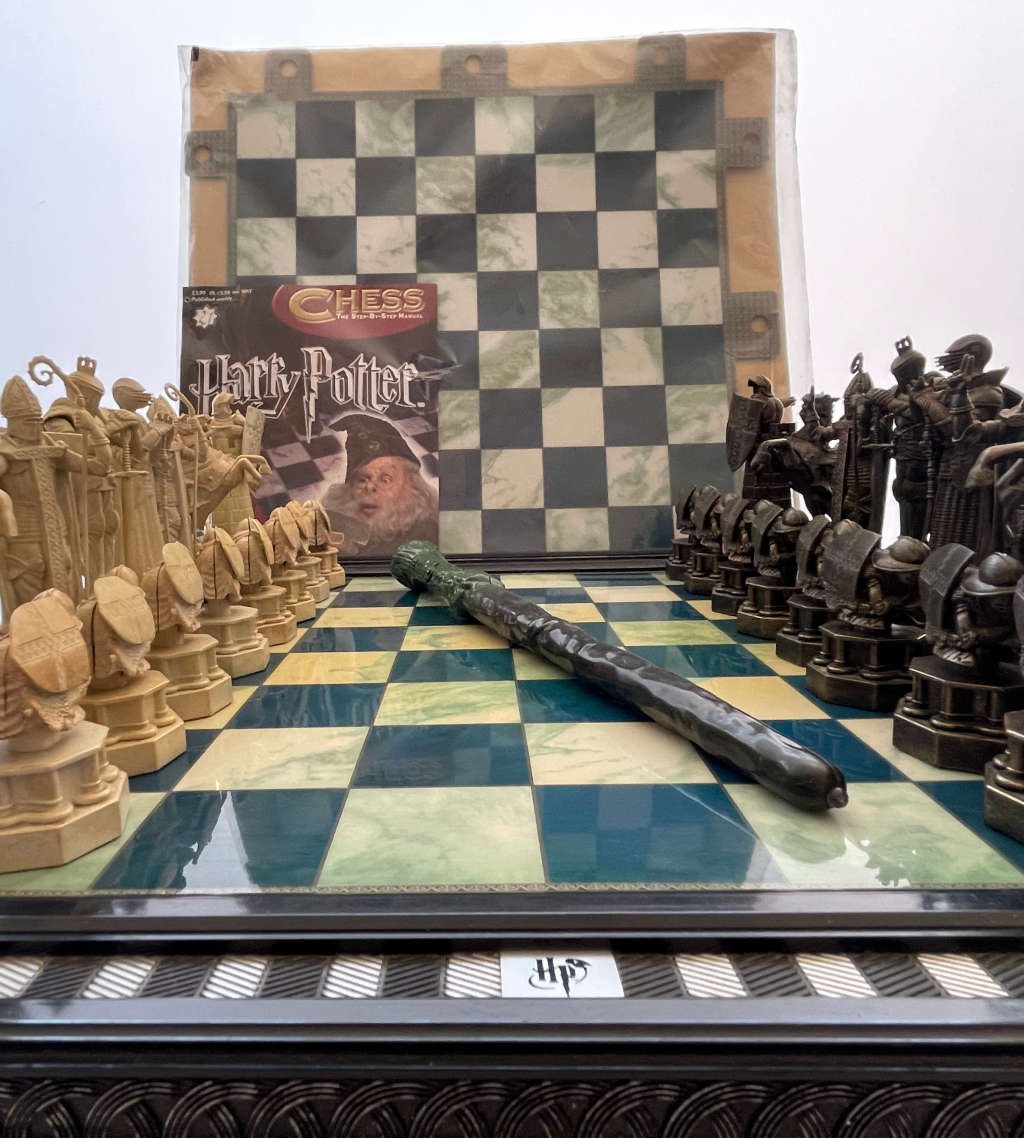 Rare Collector`s Edition Harry Potter Chess Set - Please Read
