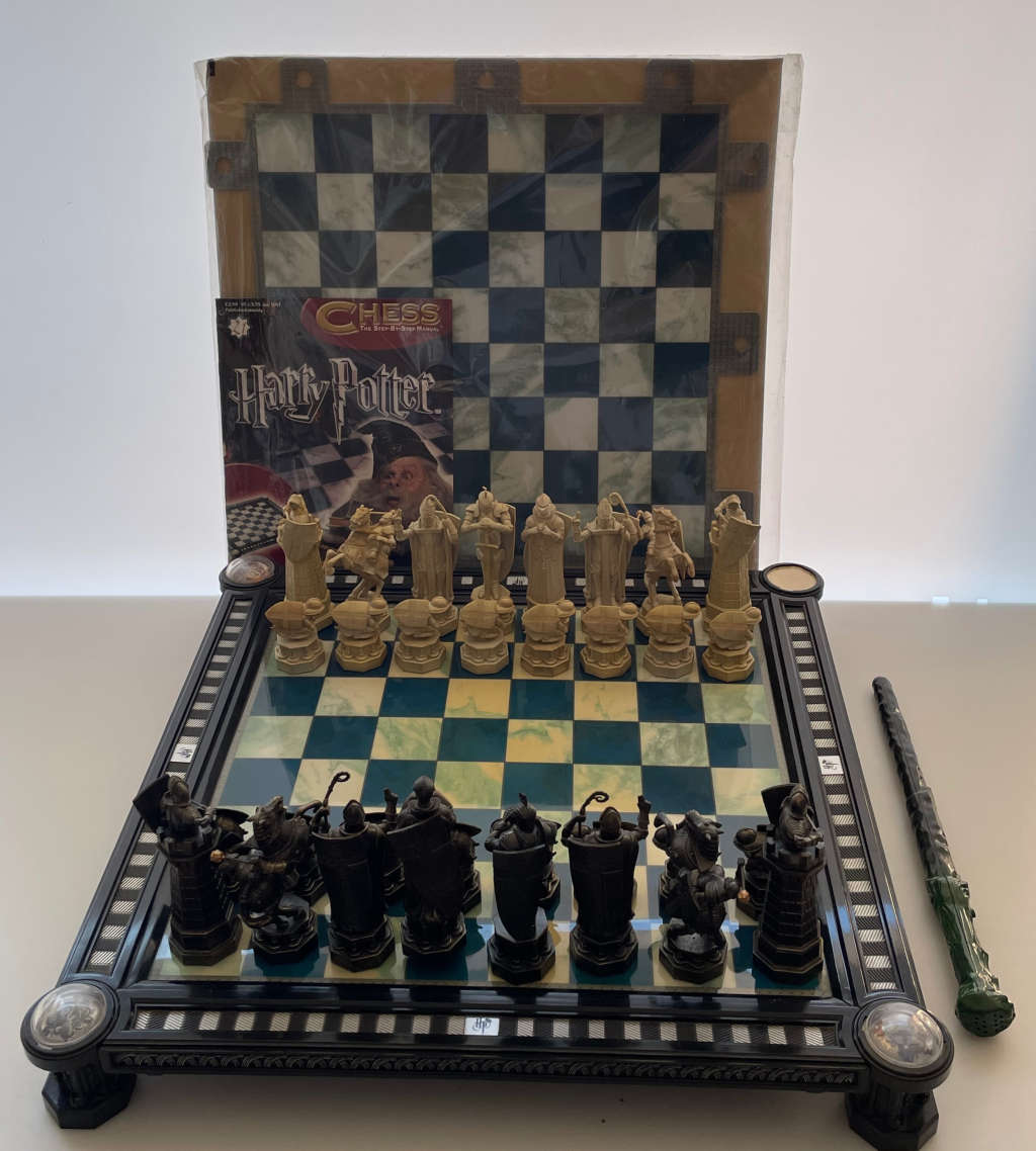 Rare Collector`s Edition Harry Potter Chess Set - Please Read