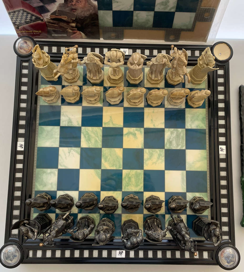 Rare Collector`s Edition Harry Potter Chess Set - Please Read