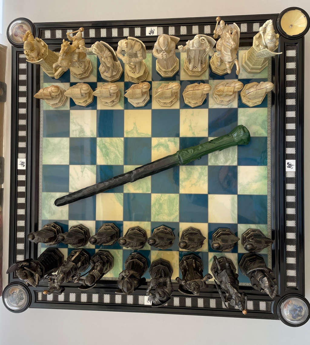 Rare Collector`s Edition Harry Potter Chess Set - Please Read