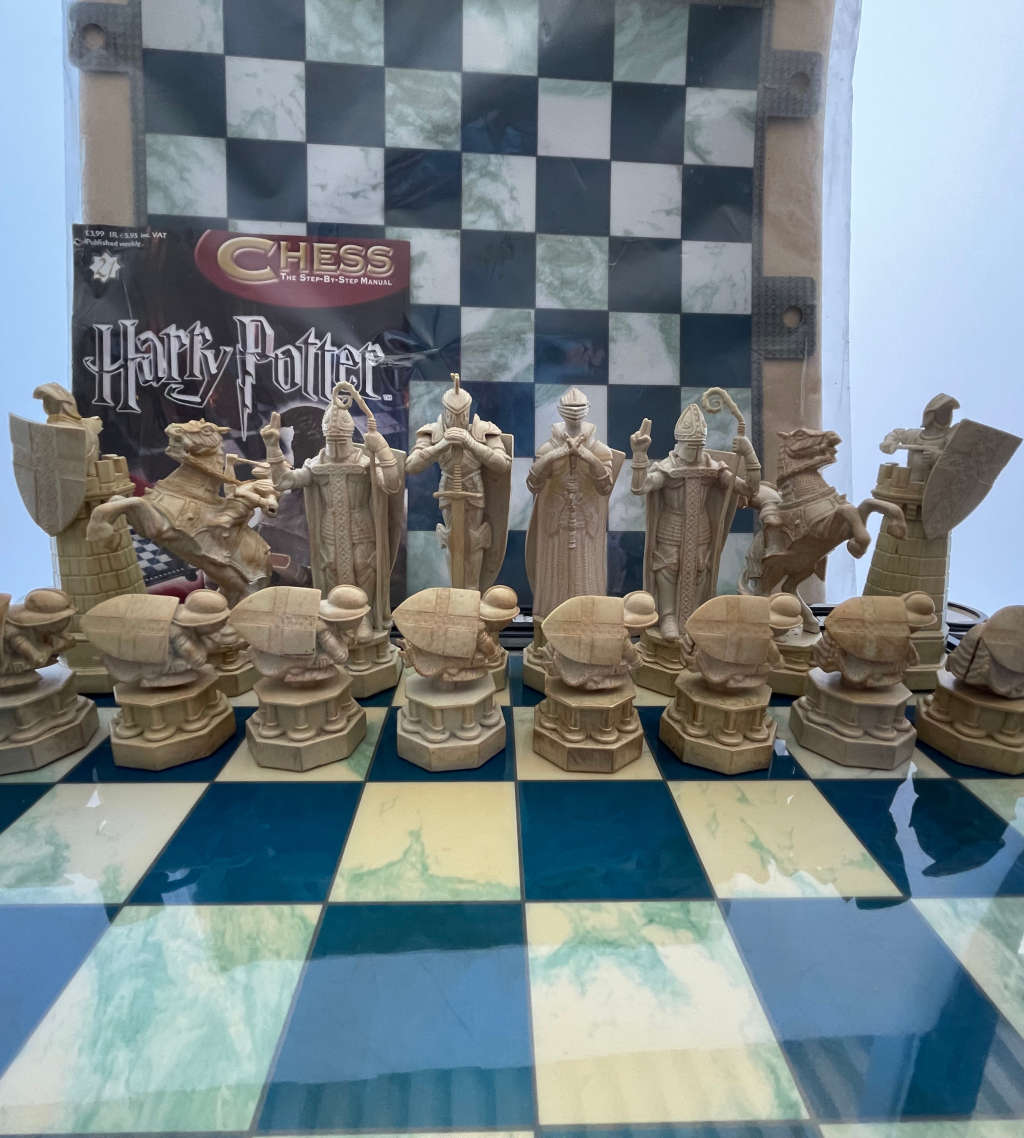 Rare Collector`s Edition Harry Potter Chess Set - Please Read