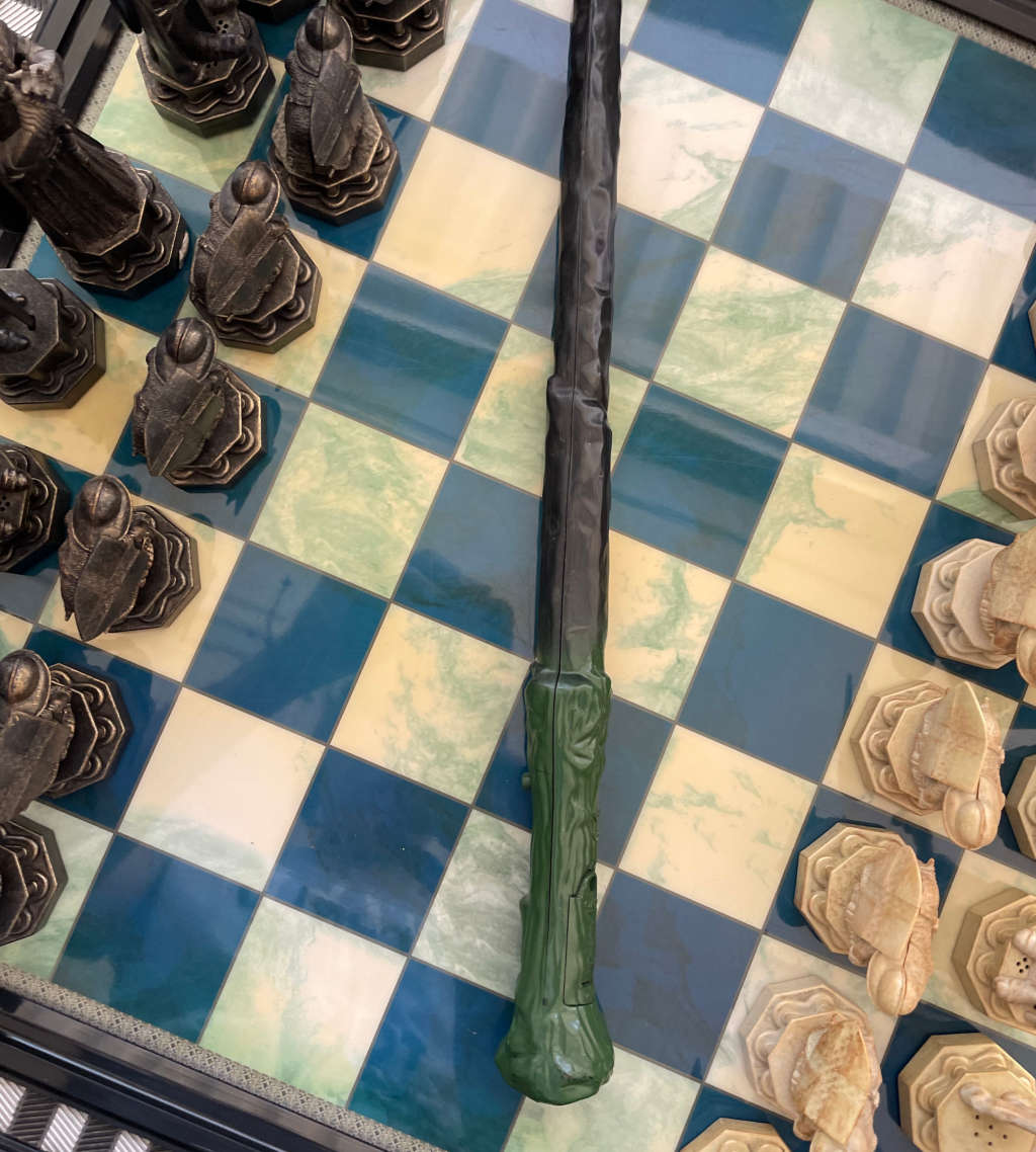 Rare Collector`s Edition Harry Potter Chess Set - Please Read