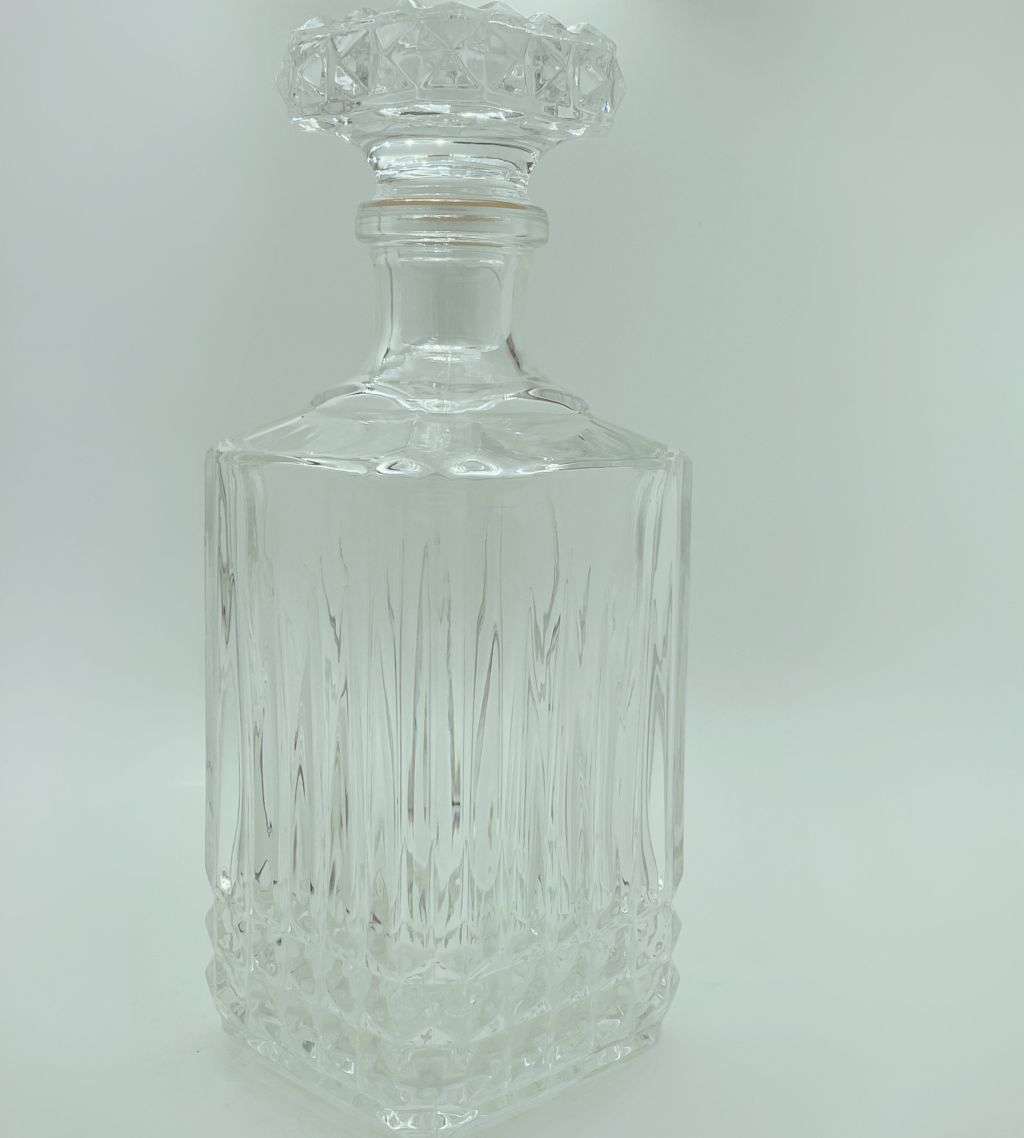 Vintage Clear Glass Whiskey Decanter with Stopper - Vertical Lines Diamond Design