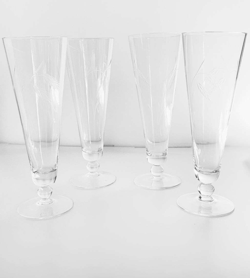 22.5cm Tall Elegant Set of 4 Tall Crystal Wheat Cut Pilsner Glasses with Matching Hunt Crystal Jug