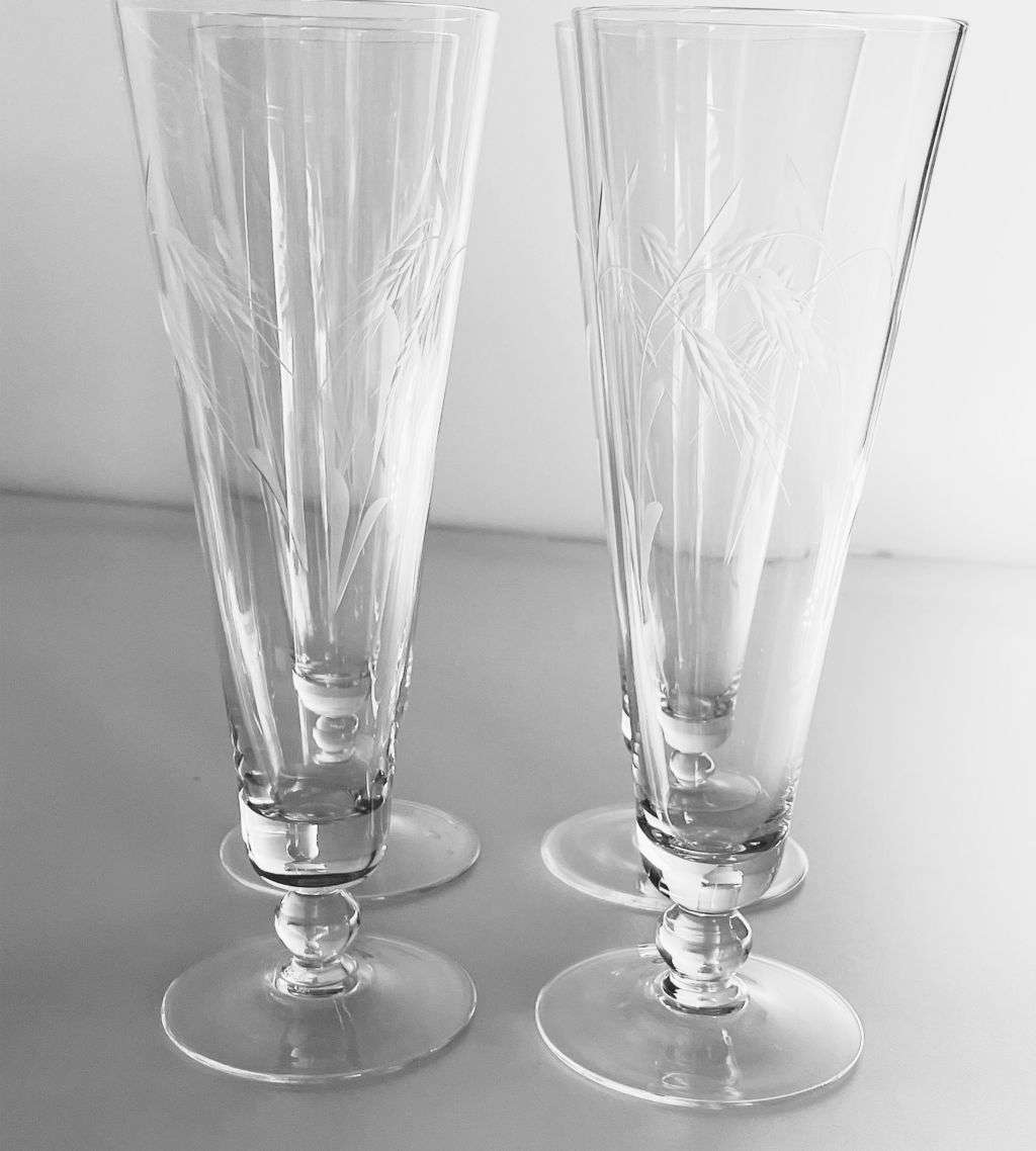 22.5cm Tall Elegant Set of 4 Tall Crystal Wheat Cut Pilsner Glasses with Matching Hunt Crystal Jug