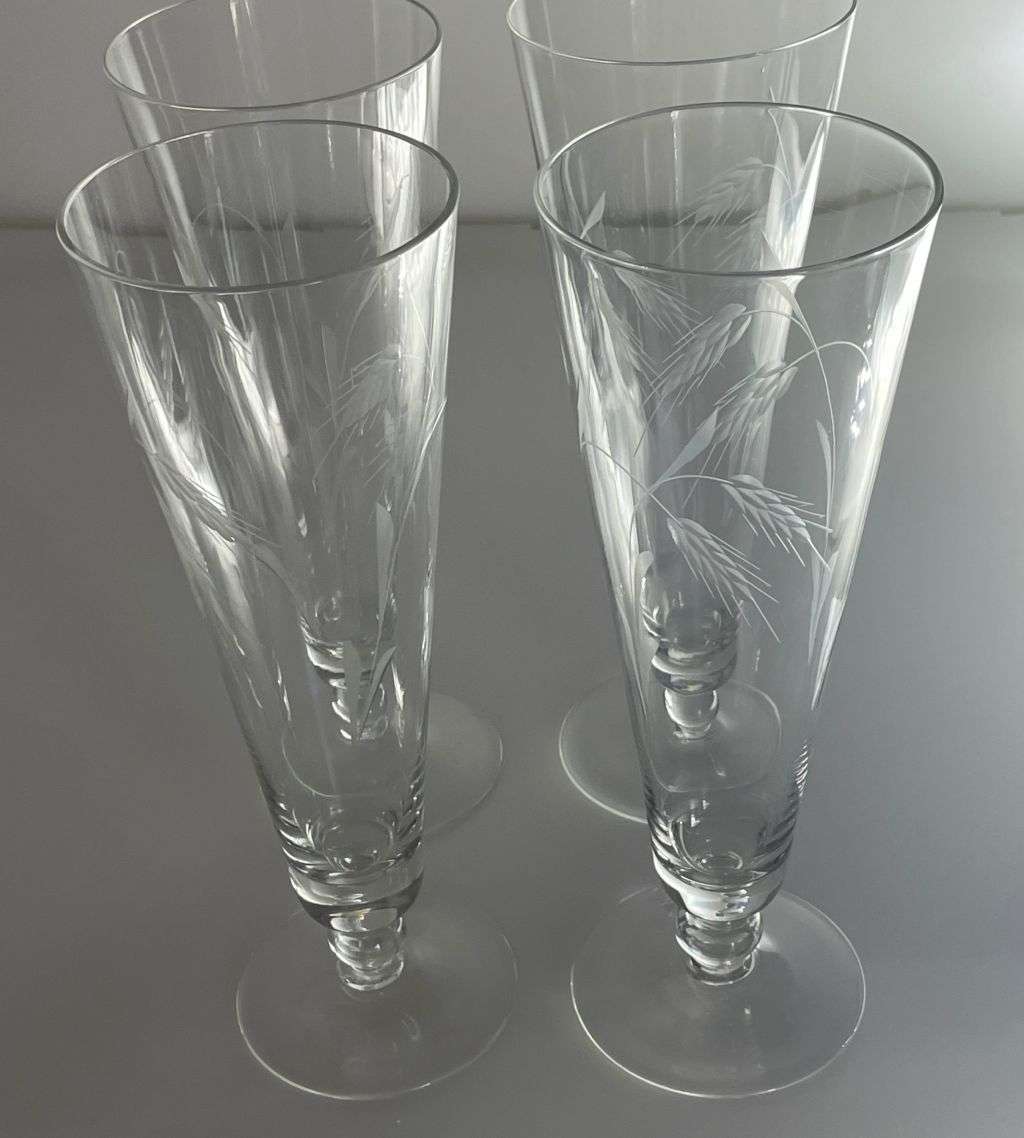 22.5cm Tall Elegant Set of 4 Tall Crystal Wheat Cut Pilsner Glasses with Matching Hunt Crystal Jug