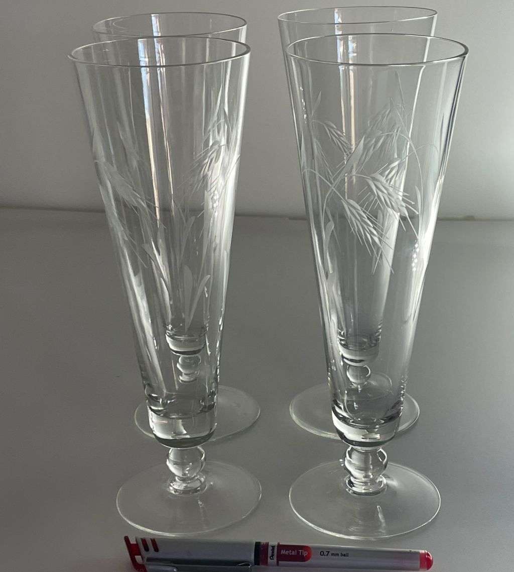 22.5cm Tall Elegant Set of 4 Tall Crystal Wheat Cut Pilsner Glasses with Matching Hunt Crystal Jug