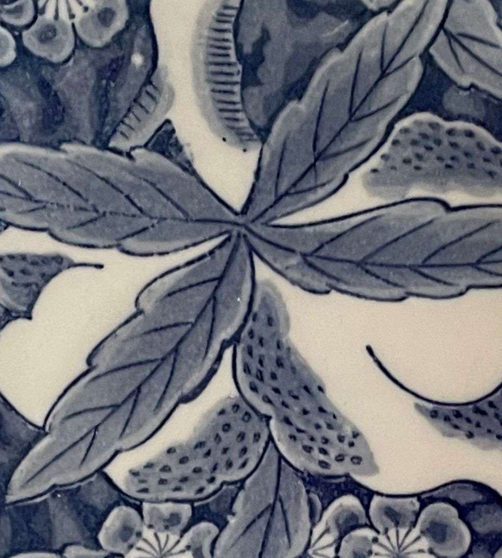 Small 15.5cm Genuine Imperial Imari Blue and White Plate