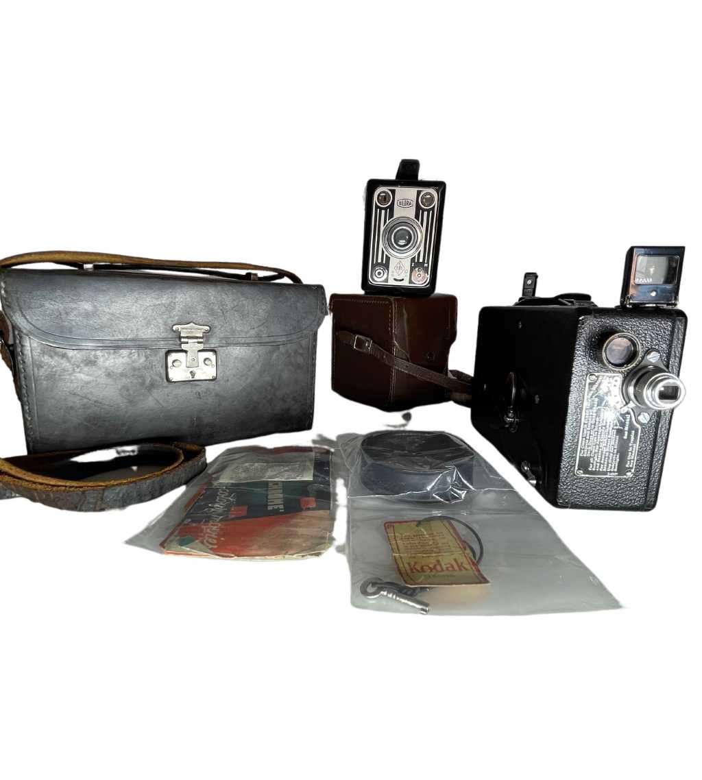 Vintage 1930s CINE Kodak Model BB Junior 16mm Film Camera & Bilora Blitz-Box 120 Film Camera 1948