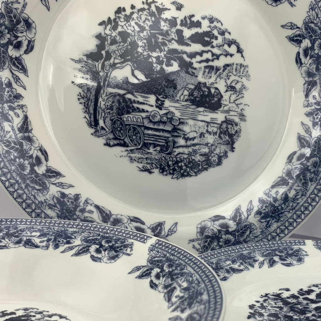 Replica Royal Collection 12-Piece Porcelain Dinner Plate Set - White & Blue