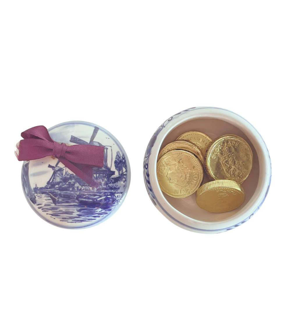 13-Piece Delftware Collectibles Set with Brooch  Blue and White Ceramic