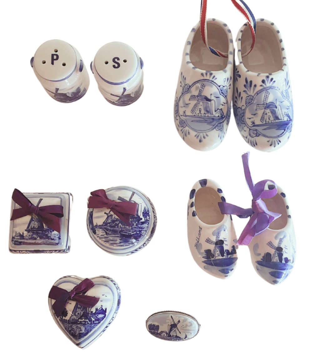 13-Piece Delftware Collectibles Set with Brooch  Blue and White Ceramic