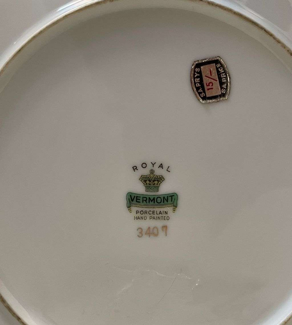 Traditional Royal Vermont Hand-Decorated Porcelain Plate - Ritual Python Dance, 20.3cm