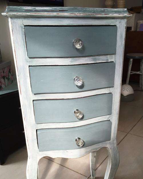 Exceptional quality, beautifully painted 4 drawer antique chest