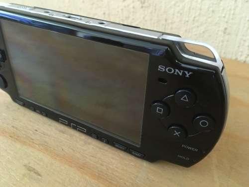 SONY PSP + 7x GAMES + 2GB MEMORY CARD + ACCESSORIES (USED - EXCELLENT CONDITION)