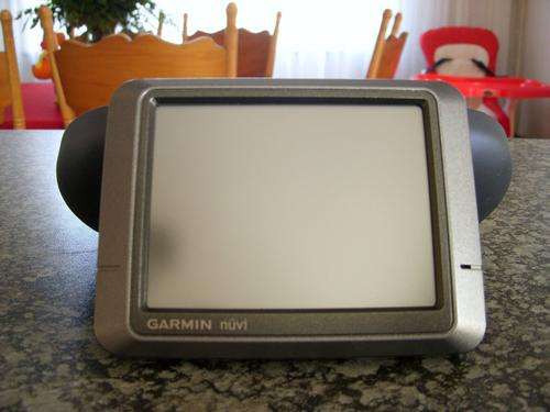 Garmin 215 with Bluetooth in Excellent condition; SA 2011 maps loaded